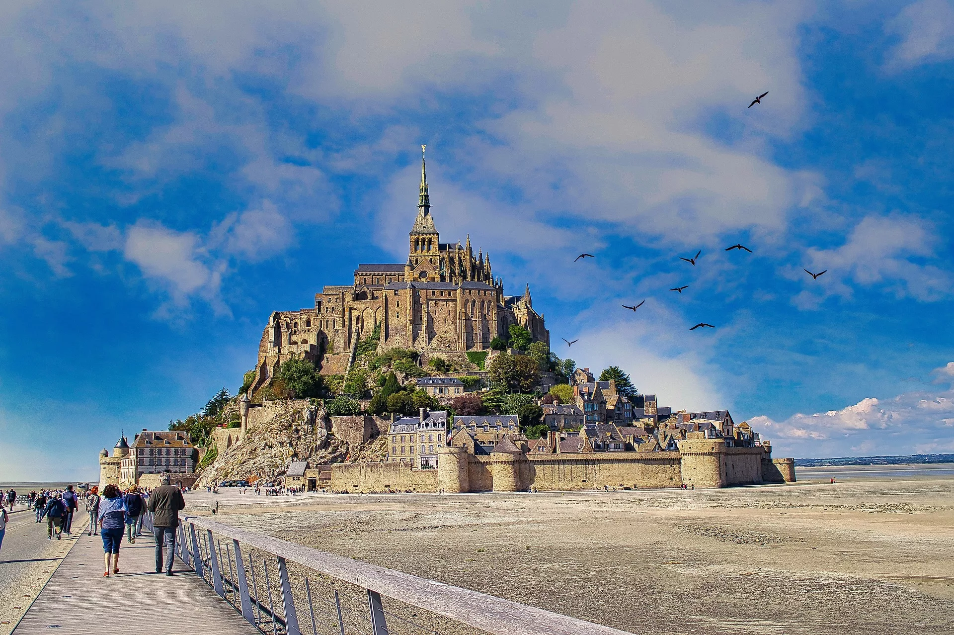 Loire Secrets - Mont Saint Michel private guided tour