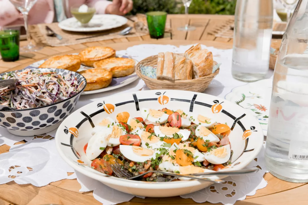 Loire Secrets - Gourmet lunch in a winery / Déjeuner dans un domaine - viticole - ©L'amour de Paris