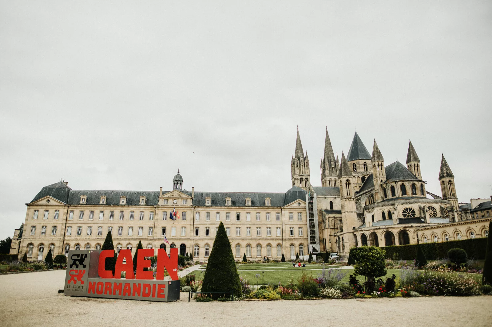 Loire Secrets - Medieval private tour in Caen / Tour médiéval privé de Caen - ©Coraline et Leo - Normandie Tourisme