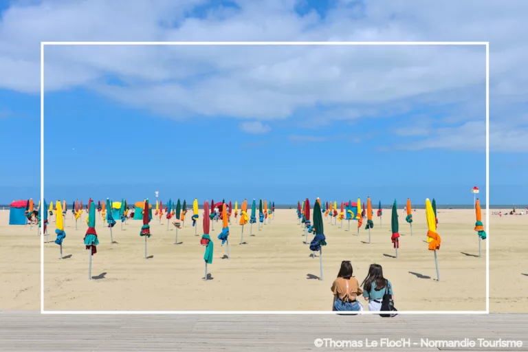 Loire Secrets - Private Côte Fleurie tour in Normandy / Visite privative de la Côte Fleurie en Normandie - Deauville - ©Thomas Le Floc’H - Normandie Tourisme