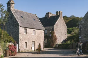 Loire Secrets - Locronan charming city in Brittany / La charmante ville de Locronan en Bretagne - ©RAGOT Eugénie - Tourisme Bretagne